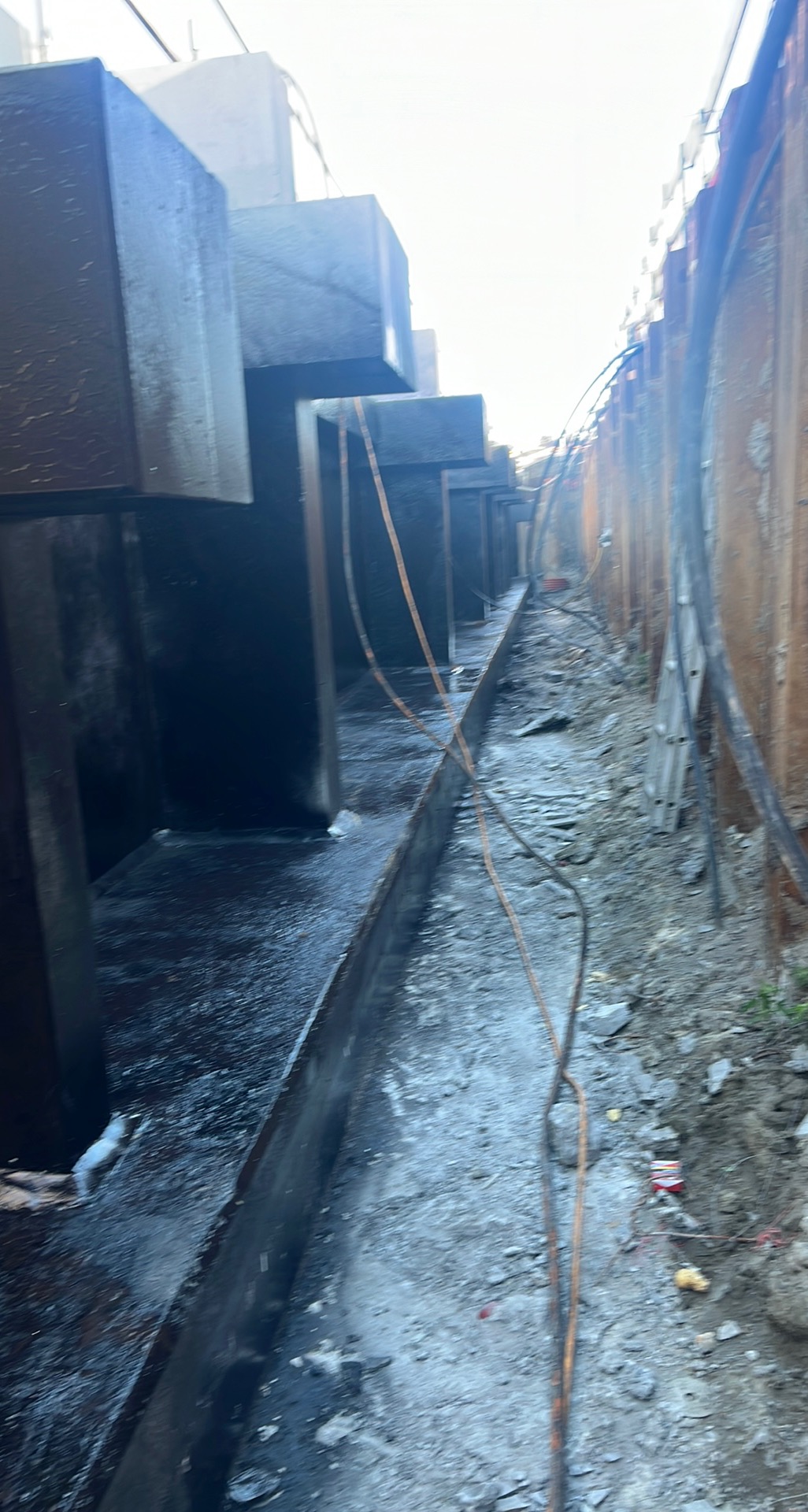 Narrow trench membran projekt